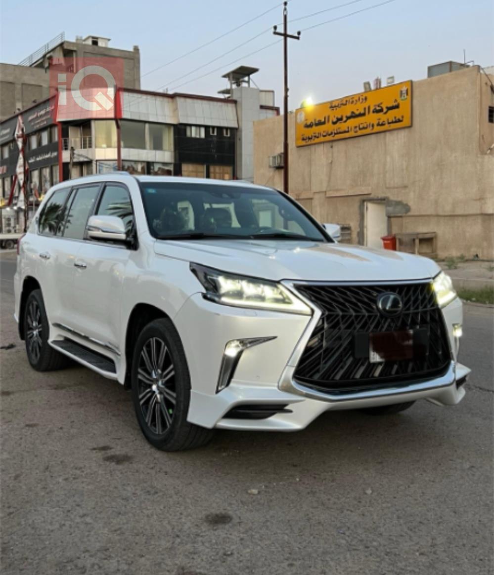 Lexus LX
